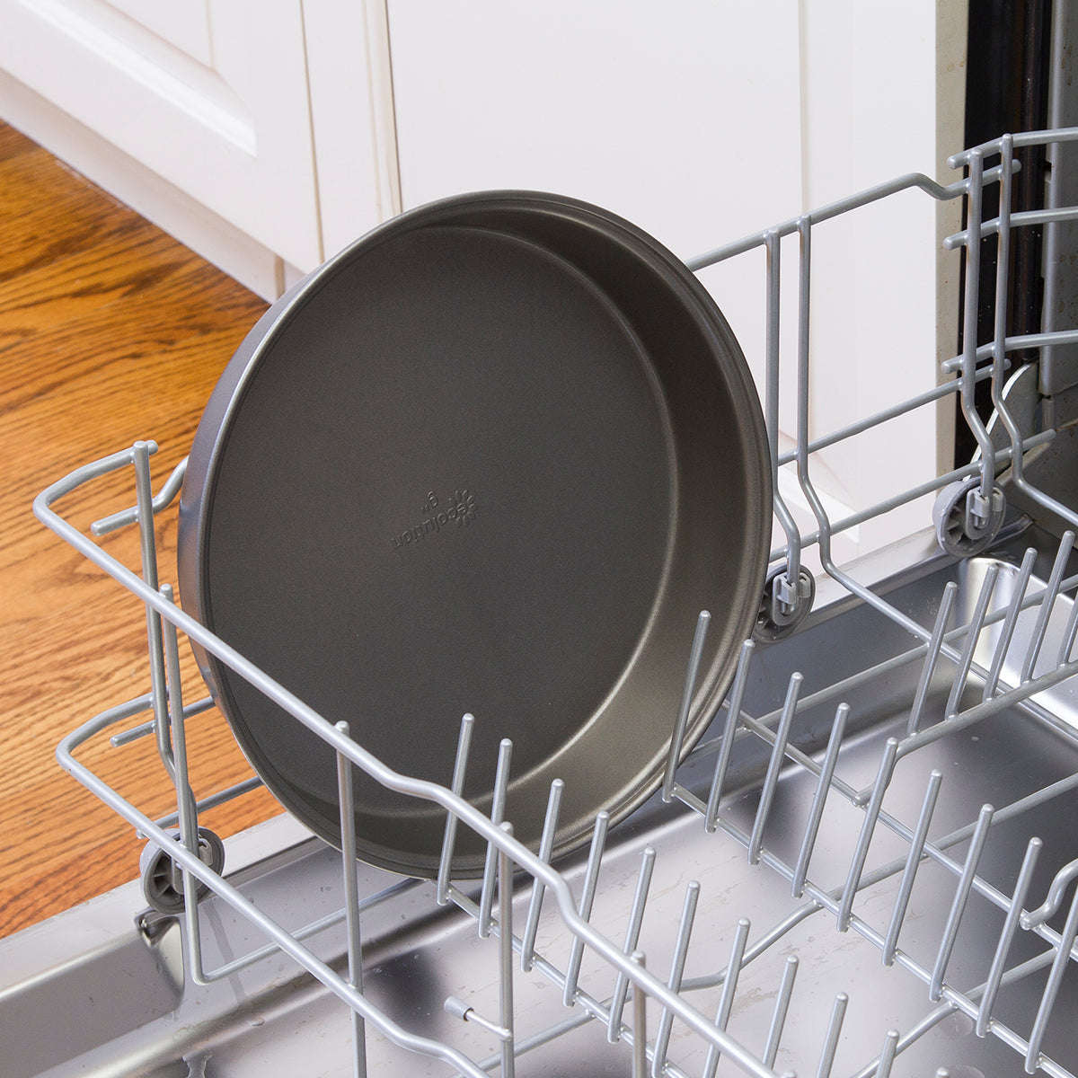 BakeIns Round Cake Pan, 9 Inch - Ecolution