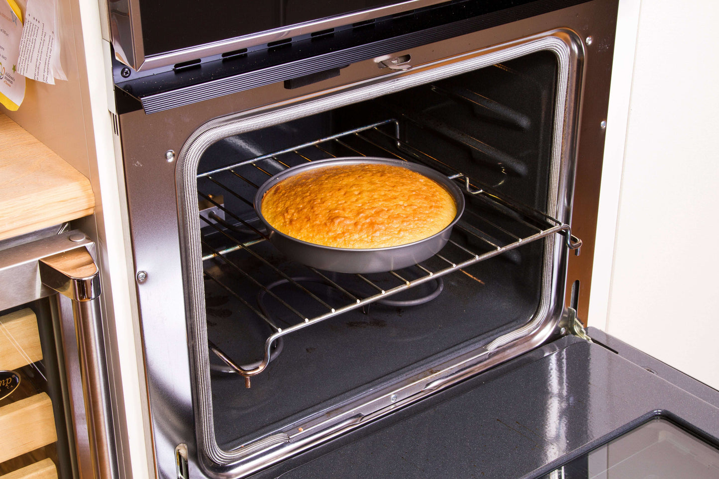 BakeIns Round Cake Pan, 9 Inch - Ecolution